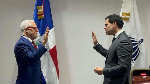 José Antonio Aybar es juramentado como presidente de la Comisión de Espectáculos Públicos